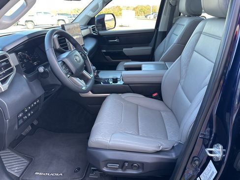 Used 2023 Toyota Sequoia Limited image 14