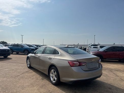Used 2022 Chevrolet Malibu LT FWD image 15