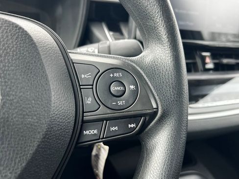 Used 2022 Toyota Corolla LE image 17