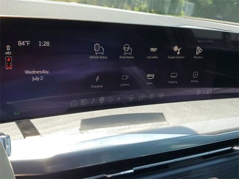 New 2025 Cadillac Escalade IQ Luxury 2 w/ LPO, Radiant Package image 16