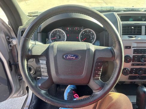 Used 2011 Ford Escape XLT image 16