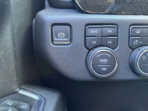 Used 2024 Chevrolet Silverado 1500 LT Trail Boss w/ LT Trail Boss Premium Package image 21