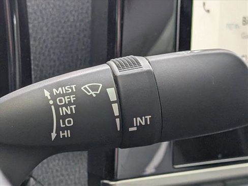 Used 2025 Toyota Camry SE image 10