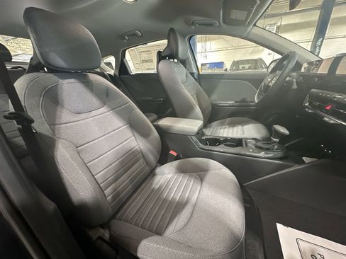 New 2025 Kia K4 EX image 22