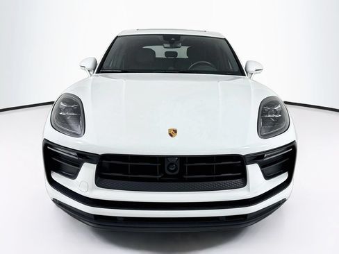 Certified 2025 Porsche Macan AWD/4WD image 6