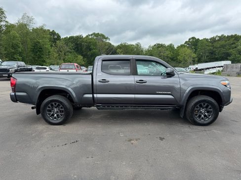Used 2020 Toyota Tacoma SR5 AWD/4WD image 6