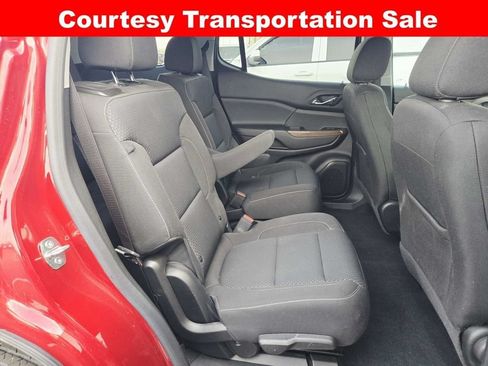 Used 2023 GMC Acadia SLE w/ Driver Convenience Package FWD image 16