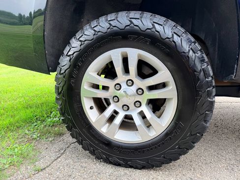Used 2019 Chevrolet Suburban LT AWD/4WD image 8
