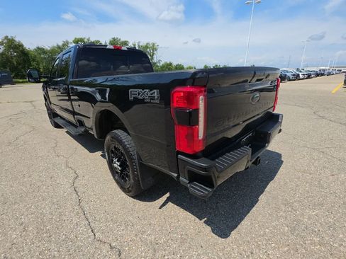Used 2023 Ford F350 Lariat w/ Black Appearance Package AWD/4WD image 13