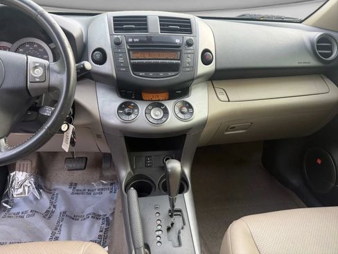 Used 2008 Toyota RAV4 Limited FWD image 3