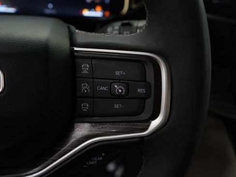 Used 2022 Jeep Wagoneer Series III w/ Rear Seat Video Group 1 image 19