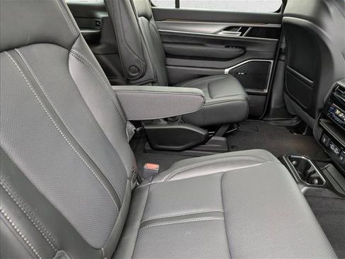 New 2025 Jeep Wagoneer Series II AWD/4WD image 28