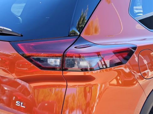 Used 2021 Nissan Rogue SL w/ Premium Package FWD image 11