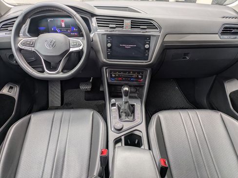 Used 2022 Volkswagen Tiguan SE image 21