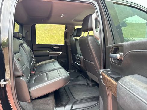 Used 2021 GMC Sierra 2500 Denali w/ Denali Black Diamond Edition AWD/4WD image 23