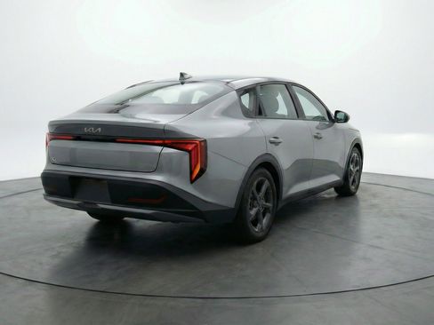 Used 2025 Kia K4 LXS image 9
