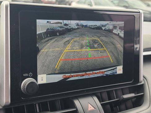 Used 2023 Toyota RAV4 SE w/ Weather & Moonroof Package image 26