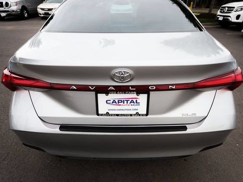 Used 2020 Toyota Avalon XLE w/ Moonroof Package FWD image 14