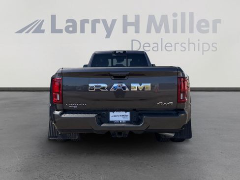 Used 2025 RAM 3500 Limited AWD/4WD image 4