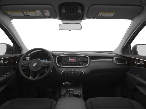 Used 2018 Kia Sorento FWD image 11