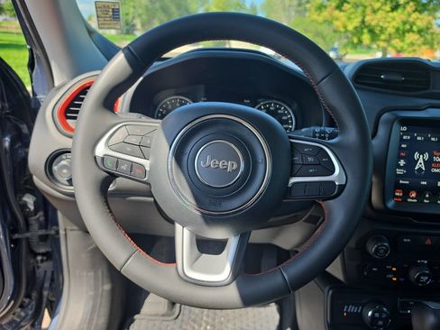 Used 2023 Jeep Renegade Trailhawk AWD/4WD image 16
