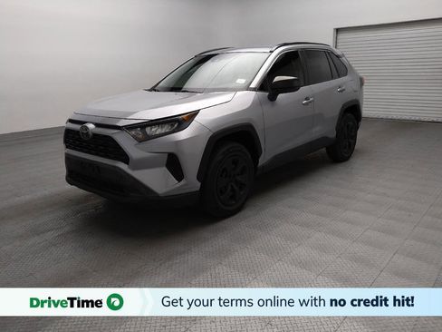 Used 2019 Toyota RAV4 LE FWD image 1