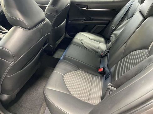 Used 2024 Toyota Camry SE image 11
