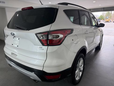 Used 2017 Ford Escape SE w/ Equipment Group 201A image 9
