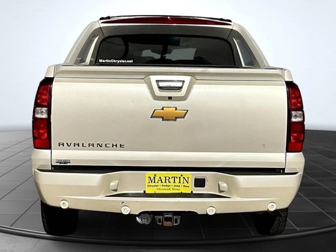 Used 2013 Chevrolet Avalanche LTZ image 4