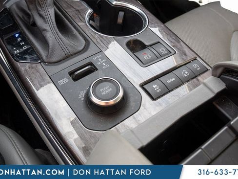 Used 2022 Toyota Highlander Limited image 9