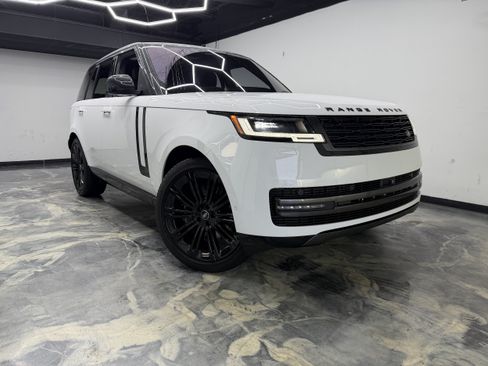 Used 2023 Land Rover Range Rover SE AWD/4WD image 4
