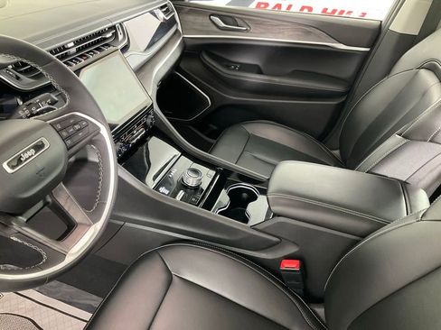 Used 2023 Jeep Grand Cherokee 4WD 4xe w/ Luxury Tech Group II image 12