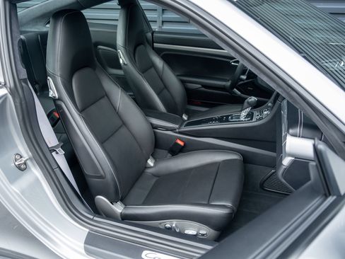Certified 2019 Porsche 911 Carrera 4S AWD/4WD image 37
