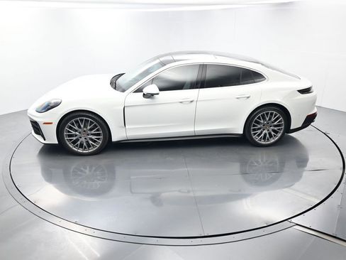 Certified 2025 Porsche Panamera image 33