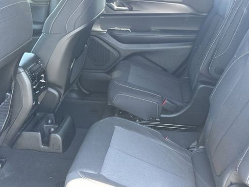 New 2025 Jeep Grand Cherokee L Laredo image 21