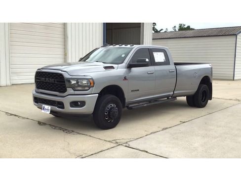 Used 2022 RAM 3500 Lone Star w/ Night Edition image 4