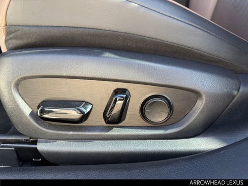 Used 2022 Lexus ES 300h w/ Accessory Package image 28