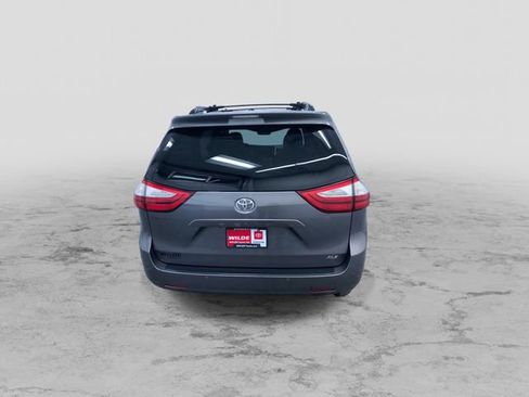 Used 2015 Toyota Sienna XLE image 9