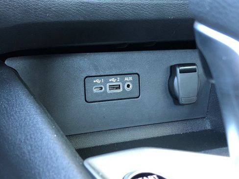 Used 2025 Nissan Altima 2.5 SV FWD image 21
