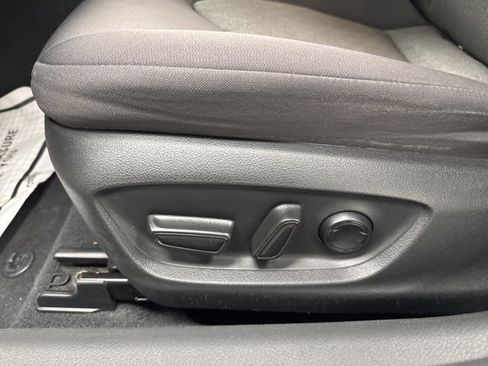 Used 2022 Toyota Camry LE image 21