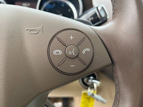 Used 2011 Mercedes-Benz GL 450 4MATIC image 30