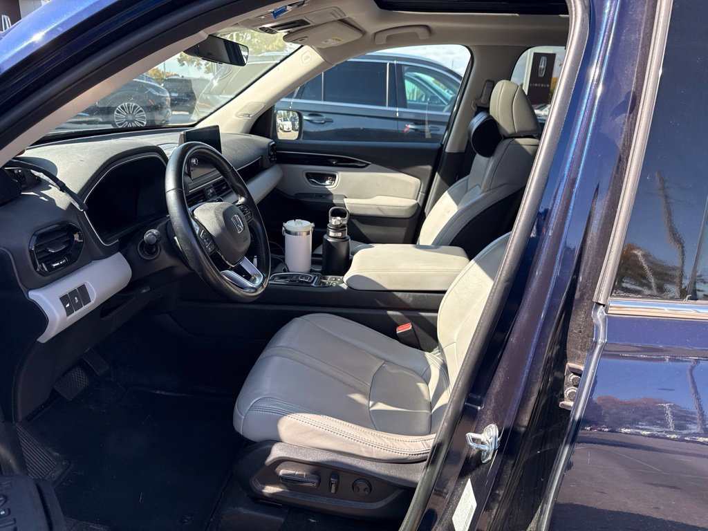 Used 2023 Honda Pilot Touring image 6