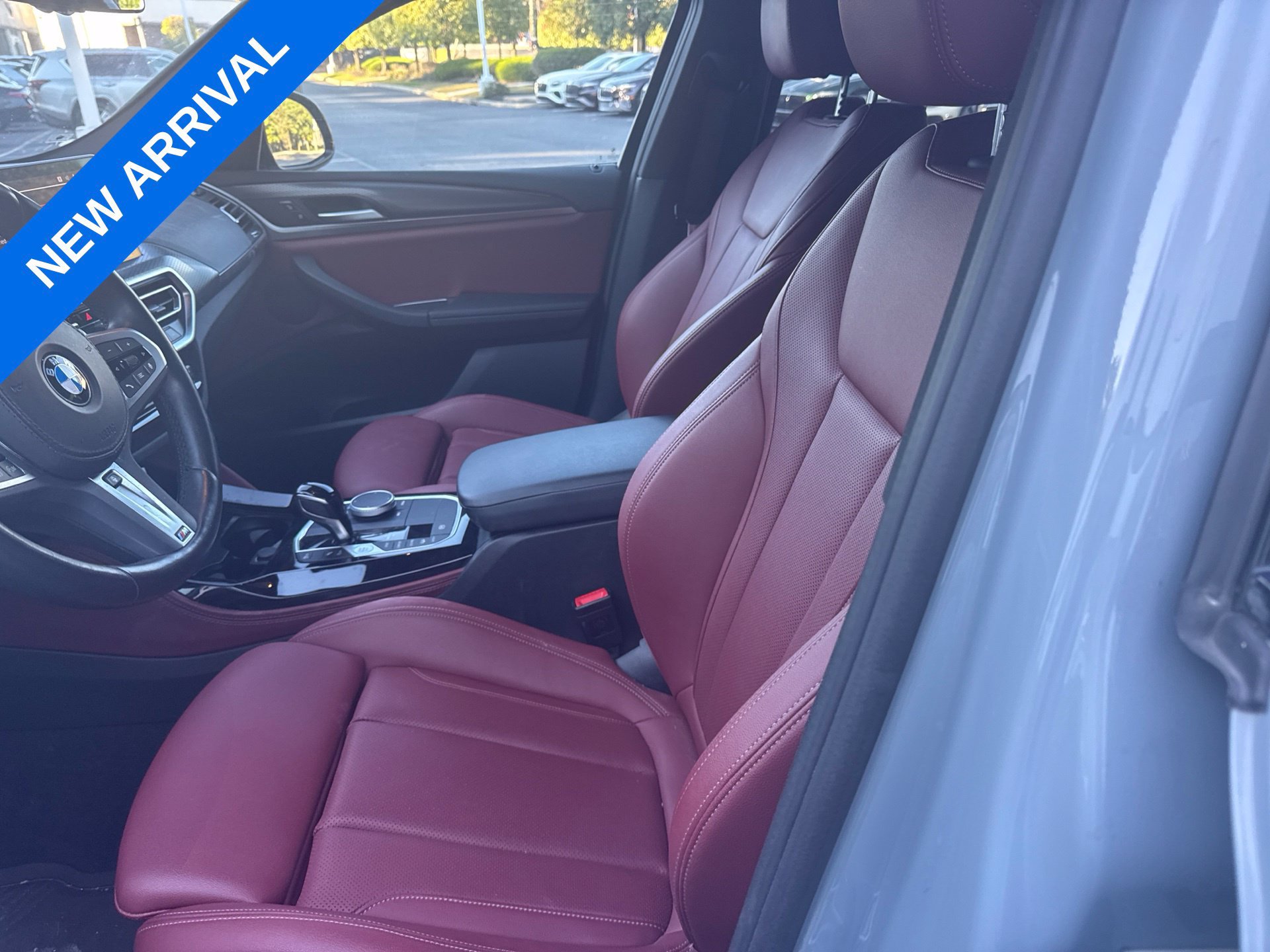 Used 2024 BMW X4 xDrive30i w/ M Sport Package AWD/4WD image 6