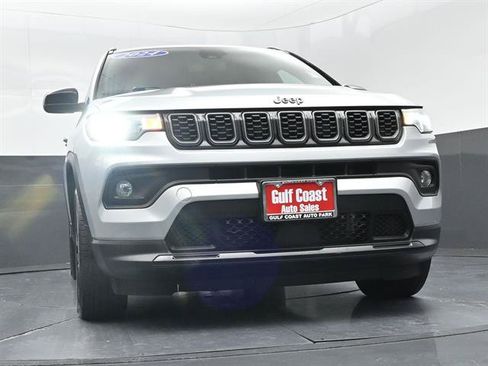 Used 2024 Jeep Compass Latitude w/ Altitude Special Edition AWD/4WD image 30