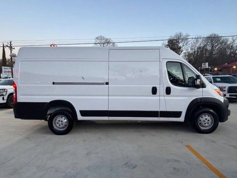 Used 2023 RAM ProMaster 3500 w/ Premium Convenience Group image 4