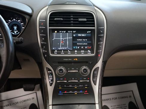 Used 2017 Lincoln MKX Reserve w/ Driver Assistance Package AWD/4WD image 7