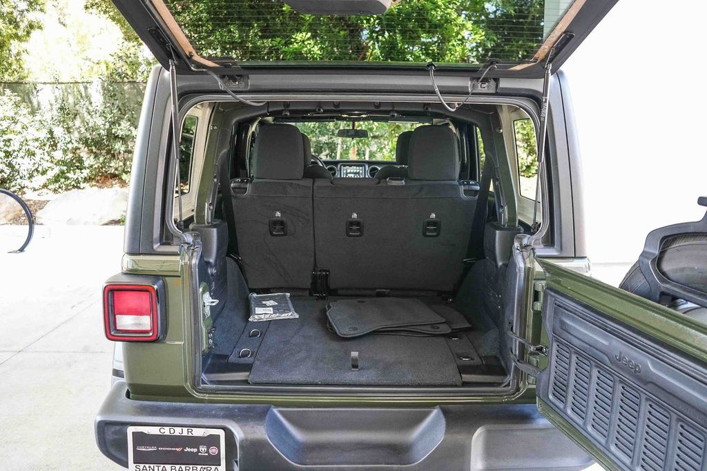 Used 2022 Jeep Wrangler Unlimited Sport AWD/4WD image 23