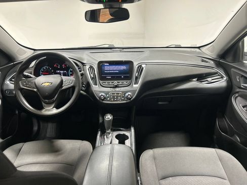Used 2020 Chevrolet Malibu LT FWD image 16