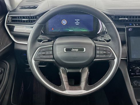 Used 2022 Jeep Grand Cherokee Limited 4xe w/ Luxury Tech Group II AWD/4WD image 18