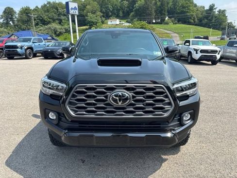 Used 2023 Toyota Tacoma TRD Sport w/ Technology Package AWD/4WD image 2